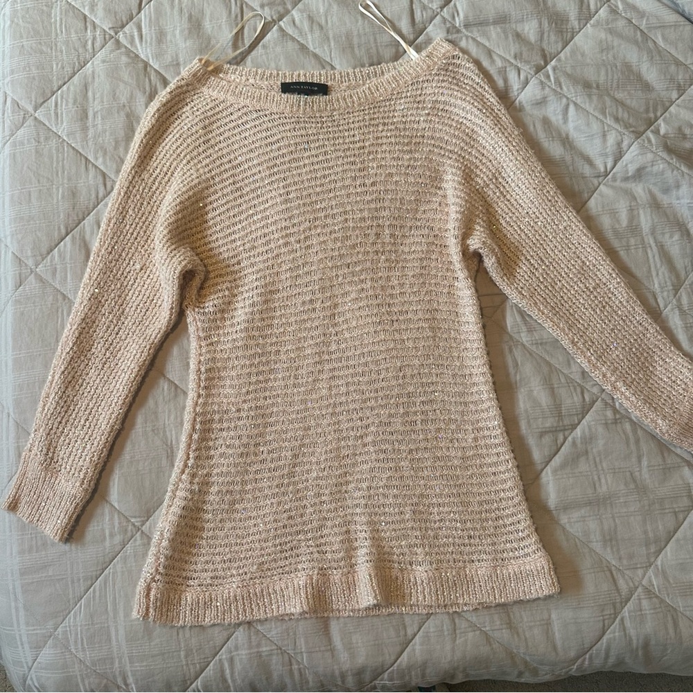 Ann Taylor Crewneck Sweater in pale pink shimmer- size small